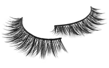 Load image into Gallery viewer, Madelyn (10) pairs per box - Model 21 Eyelashes - Model 21 Lashes
